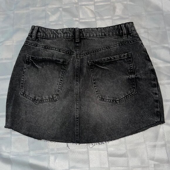 🎉 Bundle Deal: 4 for $20! 🎉 denim mini skirt - Picture 3 of 7